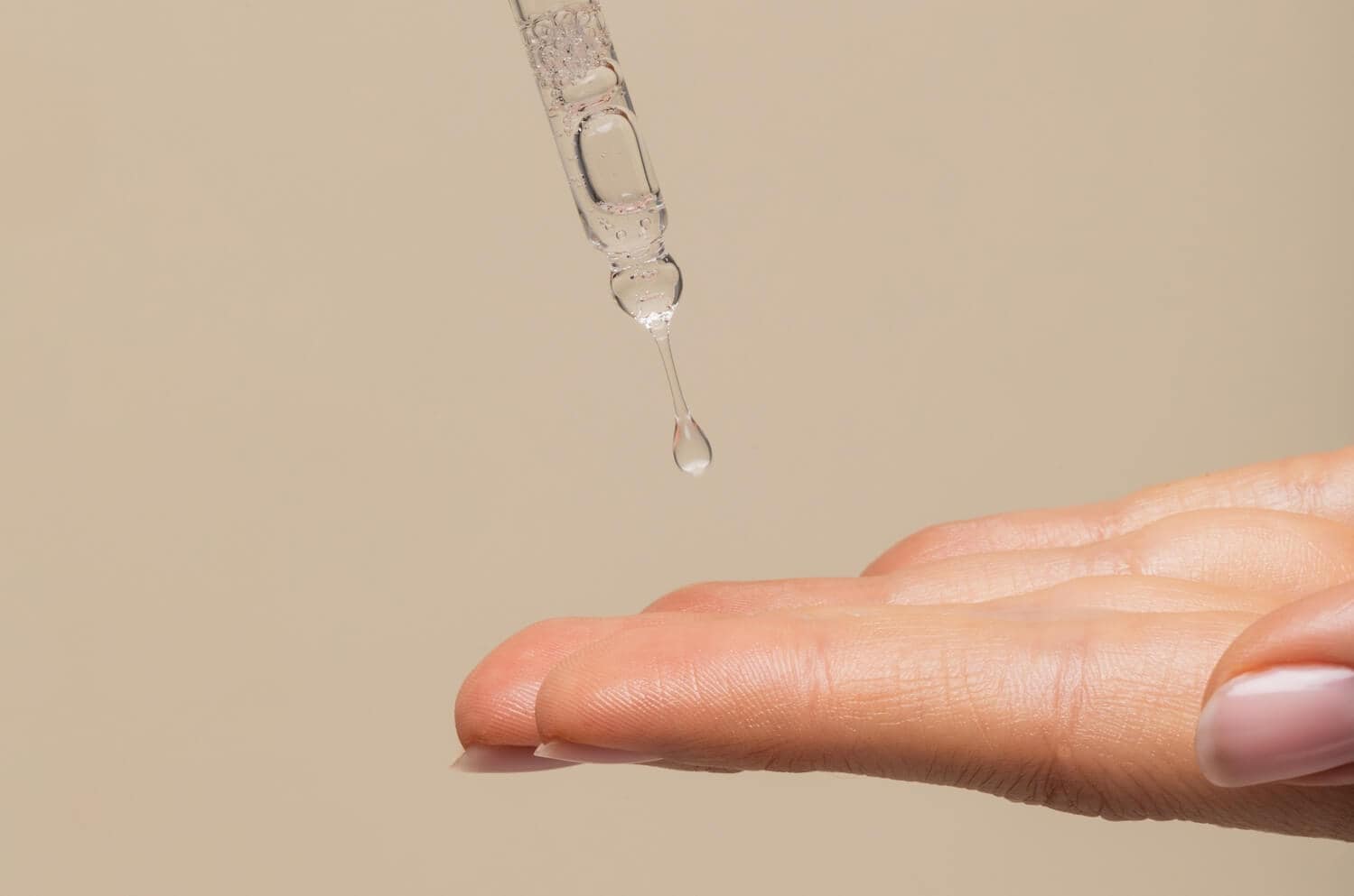 moisture sandwich nawilżająca kanapka metoda pielęgnacja resibo pipeta skrapla serum nawilżające na dłoń